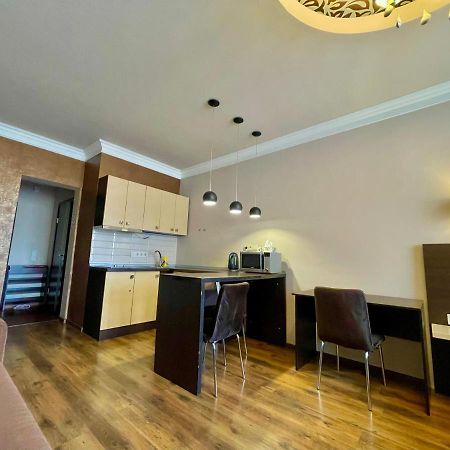 Apartment Elegant Kyiv Exterior foto